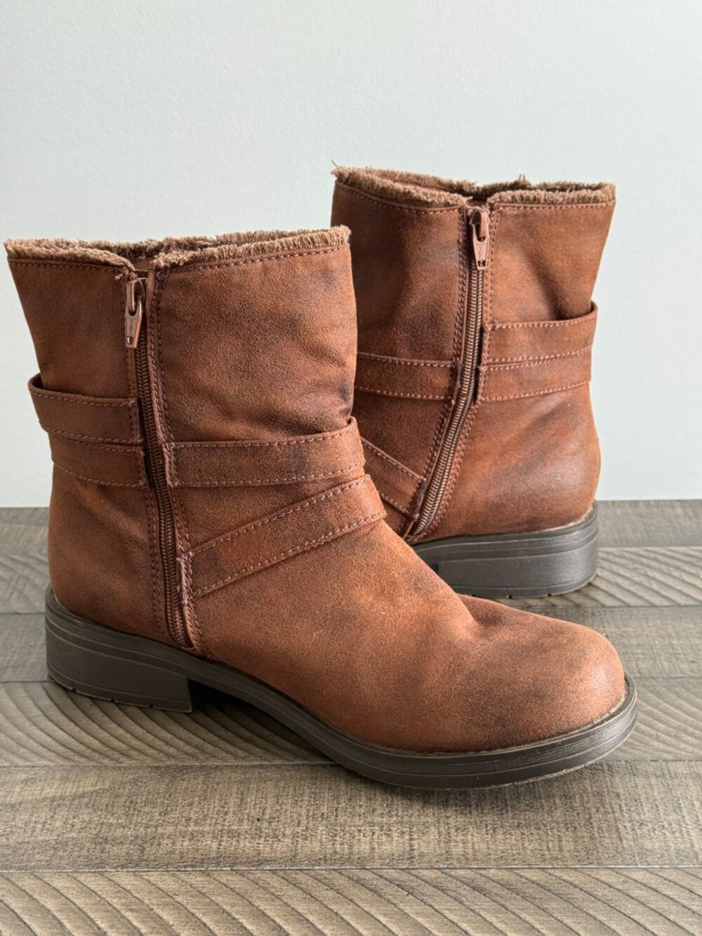 Makalu California Women’s Brown Buckle Ankle Boots Size 10 - Picture 2 of 11